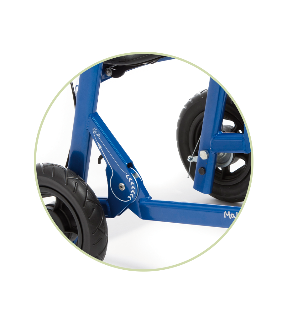 Outdoor posterior walking aid for children with disabilities