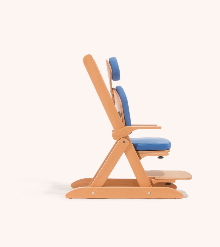 "smilla." therapy chair in beechwood