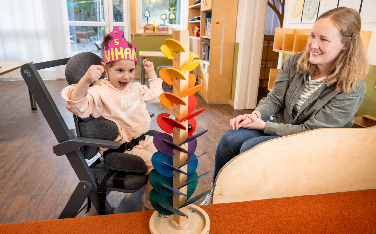 child on smilla therapy chair