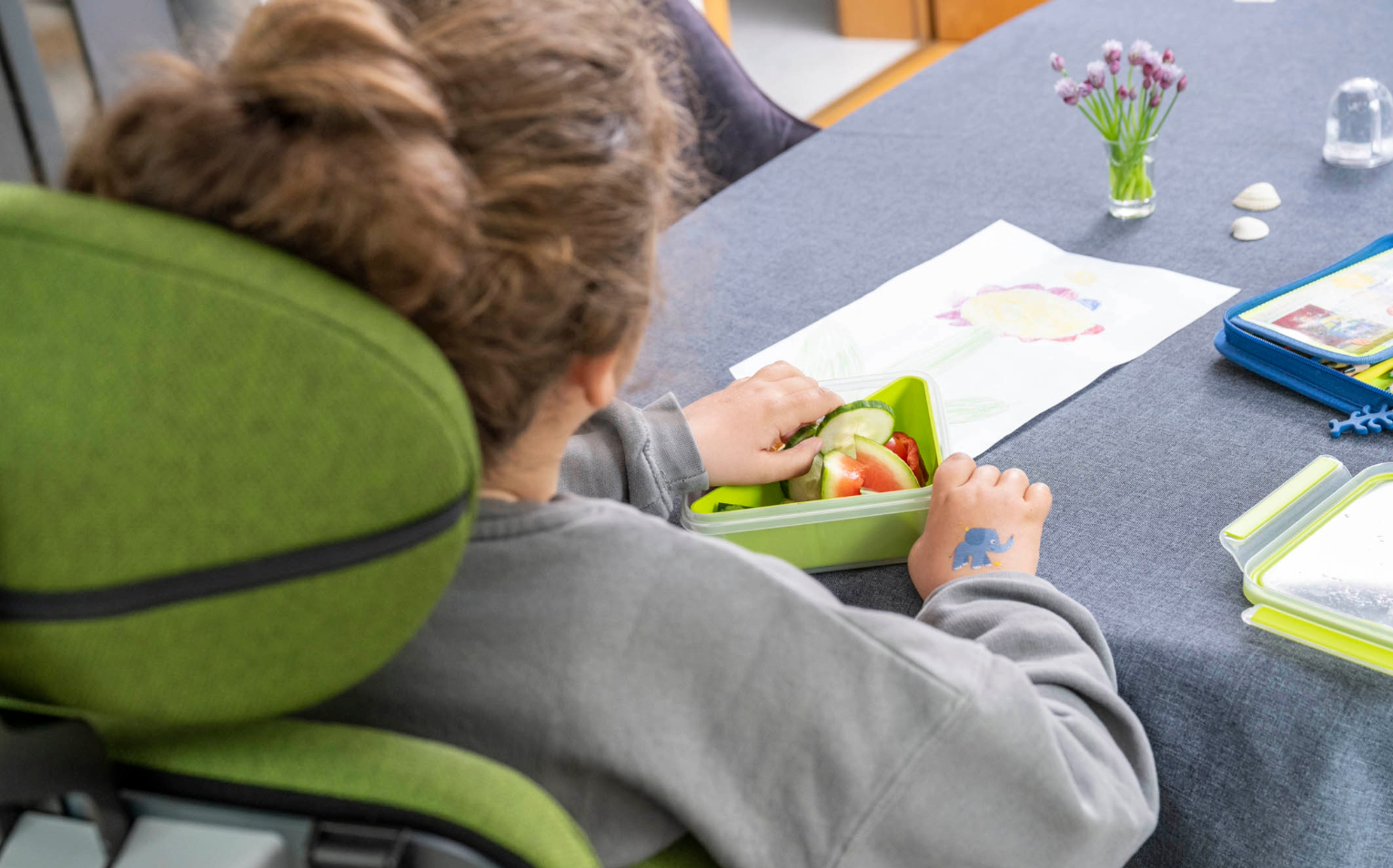 child in madita-fun therapy chair